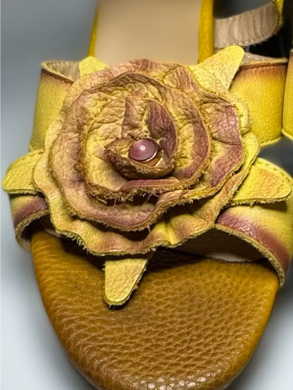 L’Artiste Shelly Yellow Floral Leather Platform Heels EU 41 9.5-10